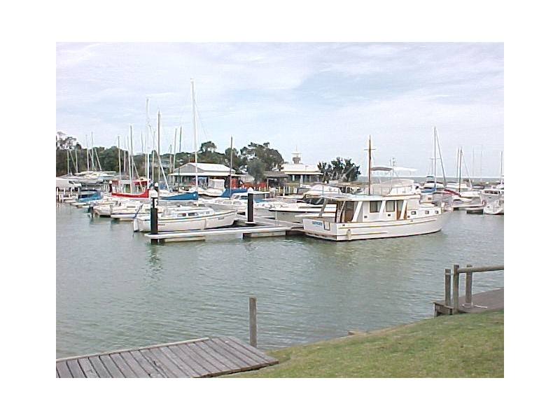 27 Marina Drive, Loch Sport VIC 3851