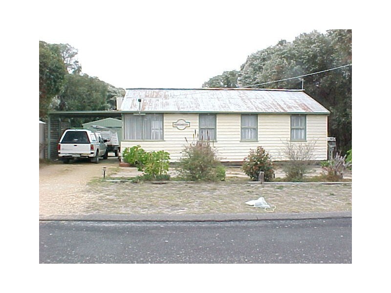 26 Wattle Grove, Loch Sport VIC 3851