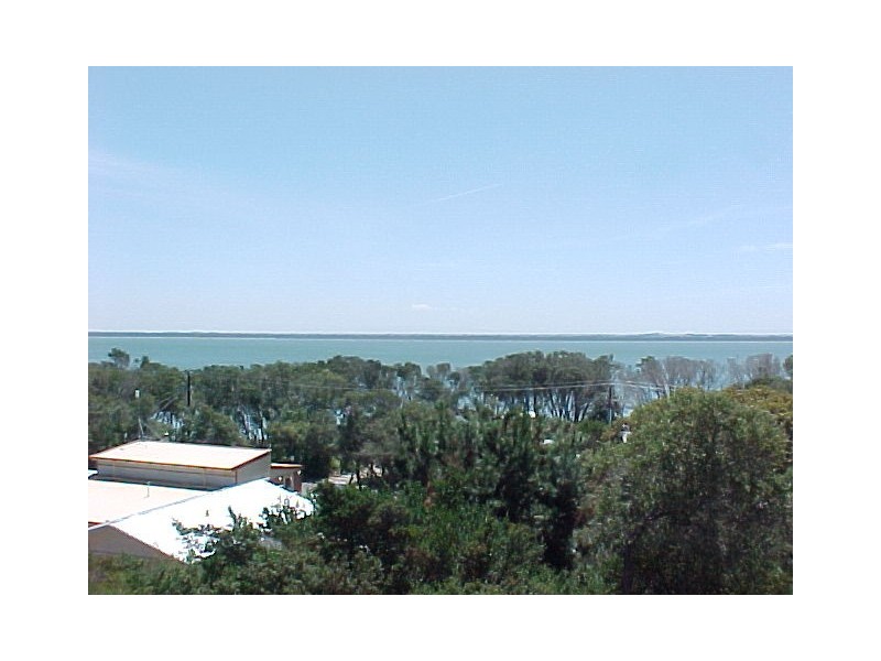 15 Wattle Grove, Loch Sport VIC 3851