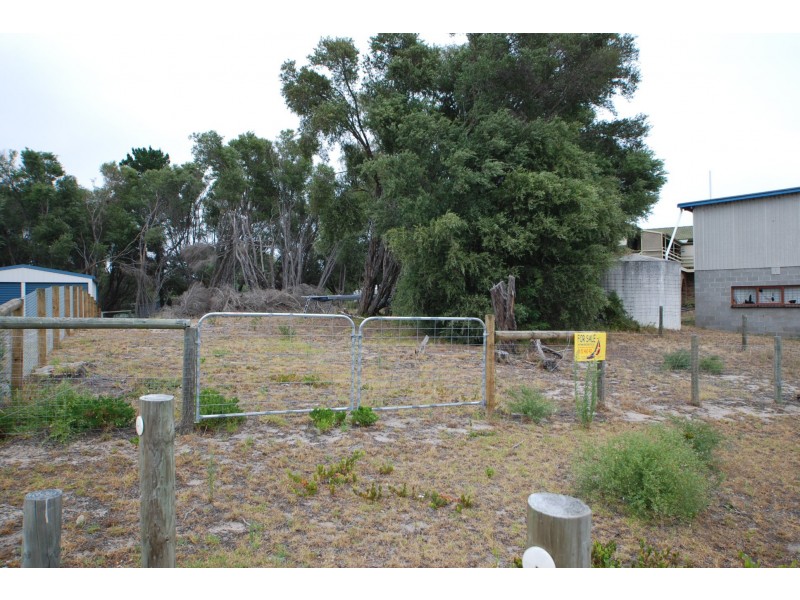 31 Cove Street, Loch Sport VIC 3851