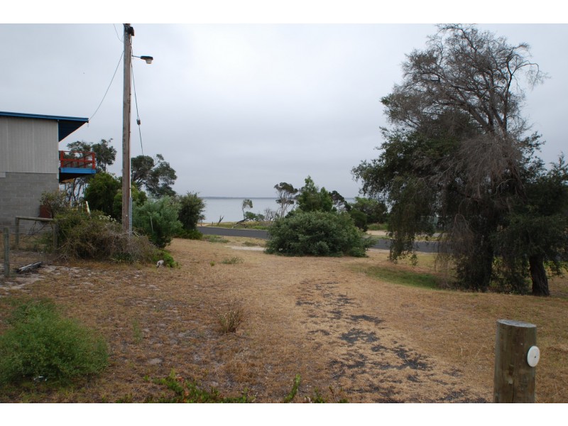 31 Cove Street, Loch Sport VIC 3851