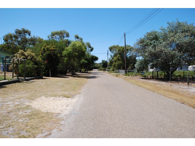 13 Kangaroo Street, Loch Sport VIC 3851