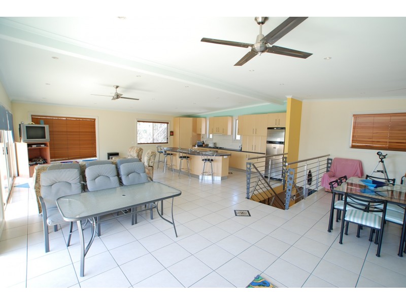 187 National Park Road, Loch Sport VIC 3851