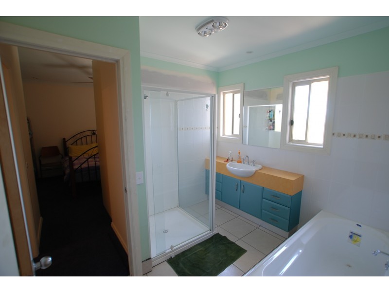 187 National Park Road, Loch Sport VIC 3851