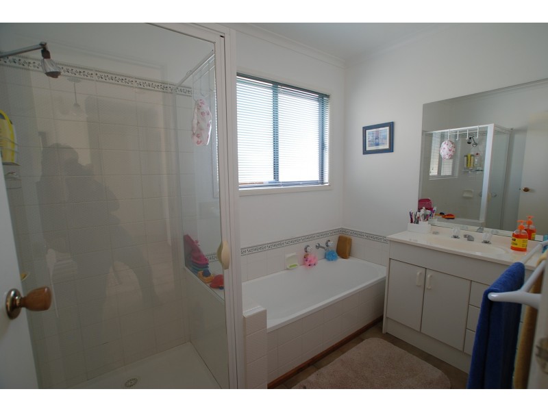 29 Cove Street, Loch Sport VIC 3851