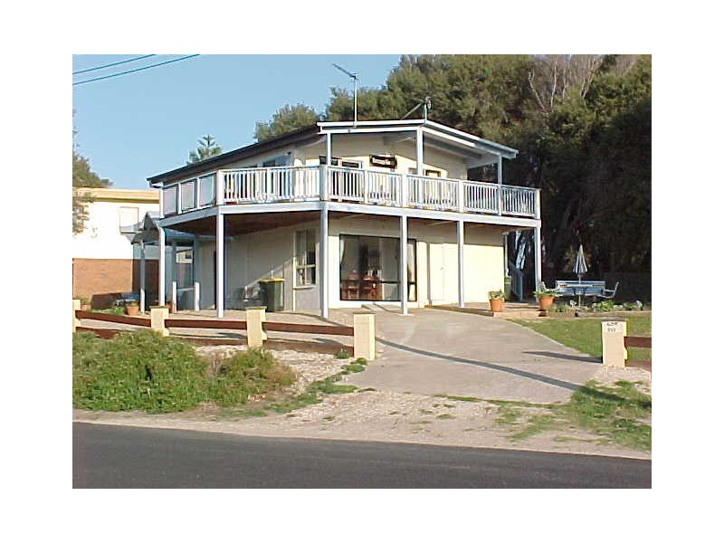 20 Basin Boulevarde, Loch Sport VIC 3851