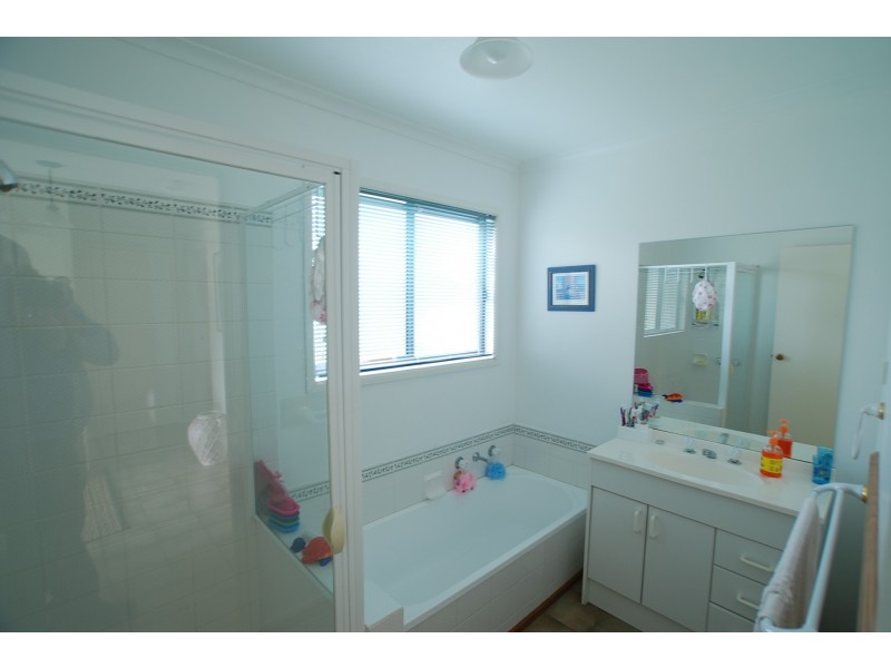 29 Cove Street, Loch Sport VIC 3851