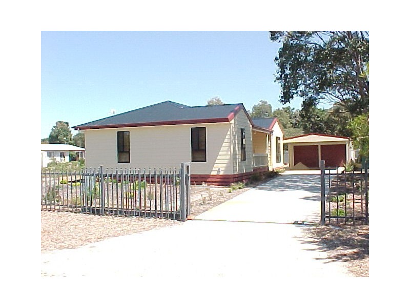 8 Koala Court, Loch Sport VIC 3851