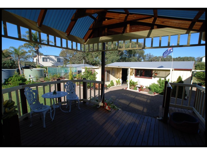 100-102 Sanctuary Road, Loch Sport VIC 3851