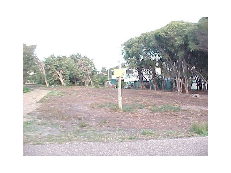 8 Carroll Street, Loch Sport VIC 3851