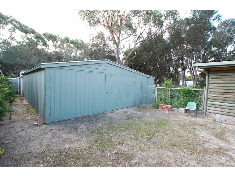 23 Geofrey Avenue, Loch Sport VIC 3851