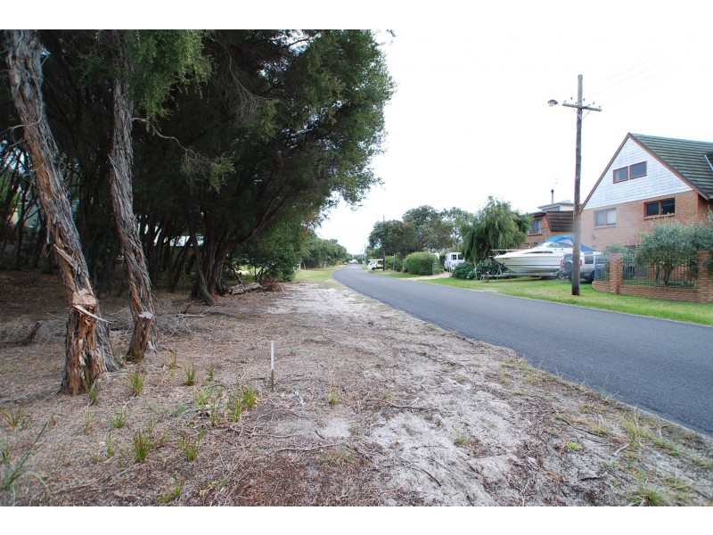 71 Seagull Drive, Loch Sport VIC 3851