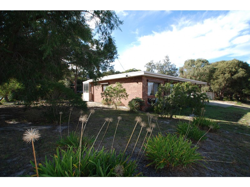 62-64 National Park Road, Loch Sport VIC 3851