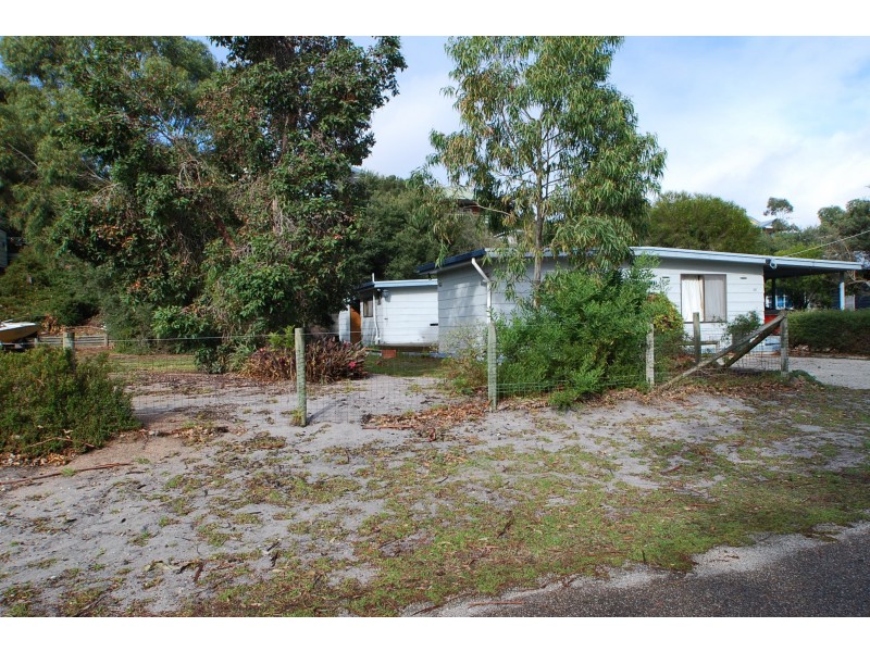 39-41 The Boulevard, Loch Sport VIC 3851