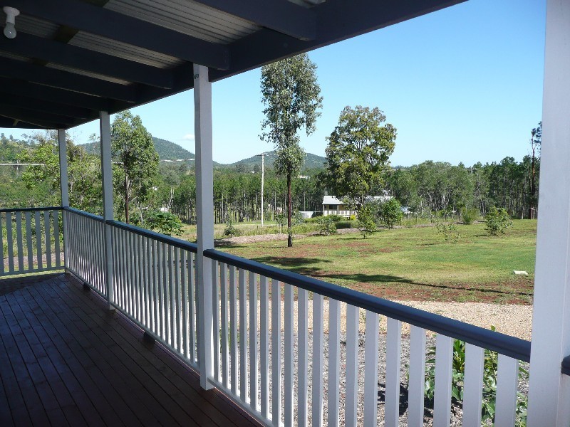 Glenwood QLD 4570