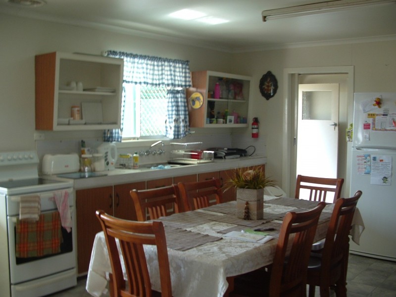 8 Mungar Road, Tiaro QLD 4650