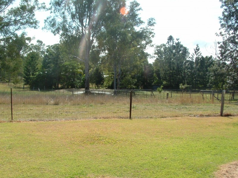 8 Mungar Road, Tiaro QLD 4650