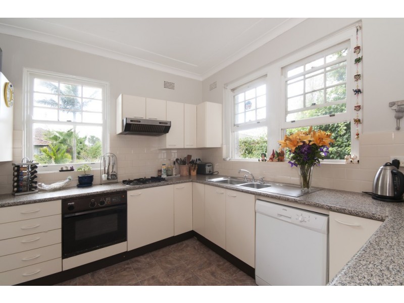 9 Clontarf Street, Seaforth NSW 2092