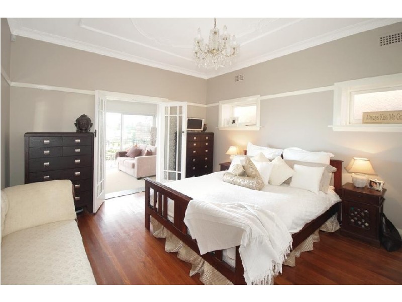 24 Lower Greycliffe Street, Queenscliff NSW 2096