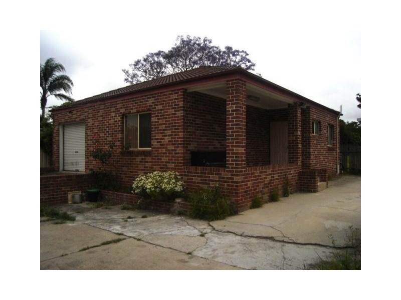 8 Robertson Street, Granville NSW 2142