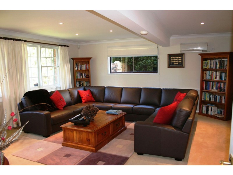 8 Forest Place, Galston NSW 2159