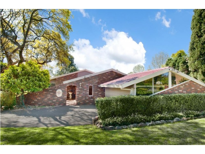 18 Cambewarra Avenue, Castle Hill NSW 2154