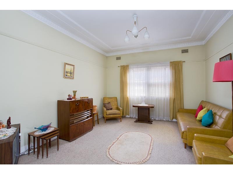 17 Duke Avenue, Rodd Point NSW 2046