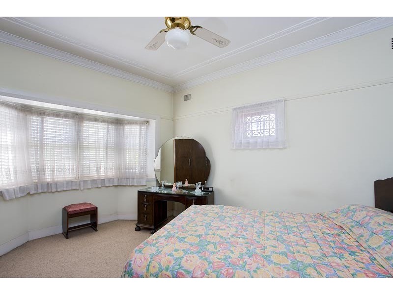 17 Duke Avenue, Rodd Point NSW 2046