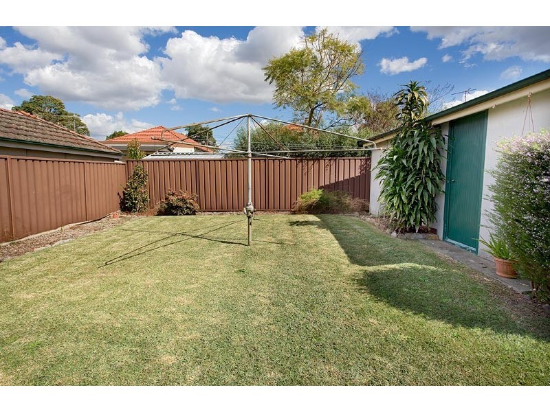 17 Duke Avenue, Rodd Point NSW 2046