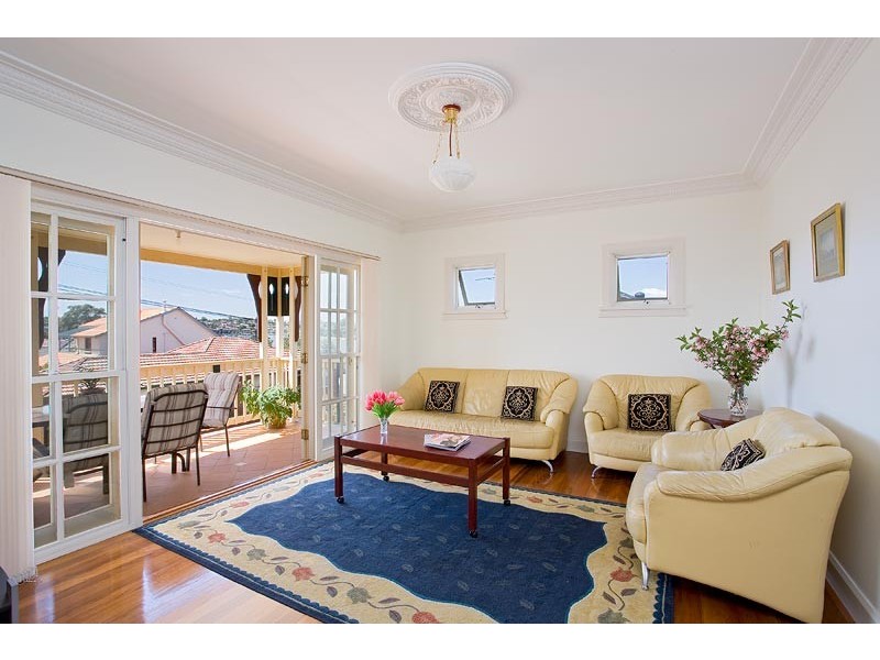 1 Duke Avenue, Rodd Point NSW 2046