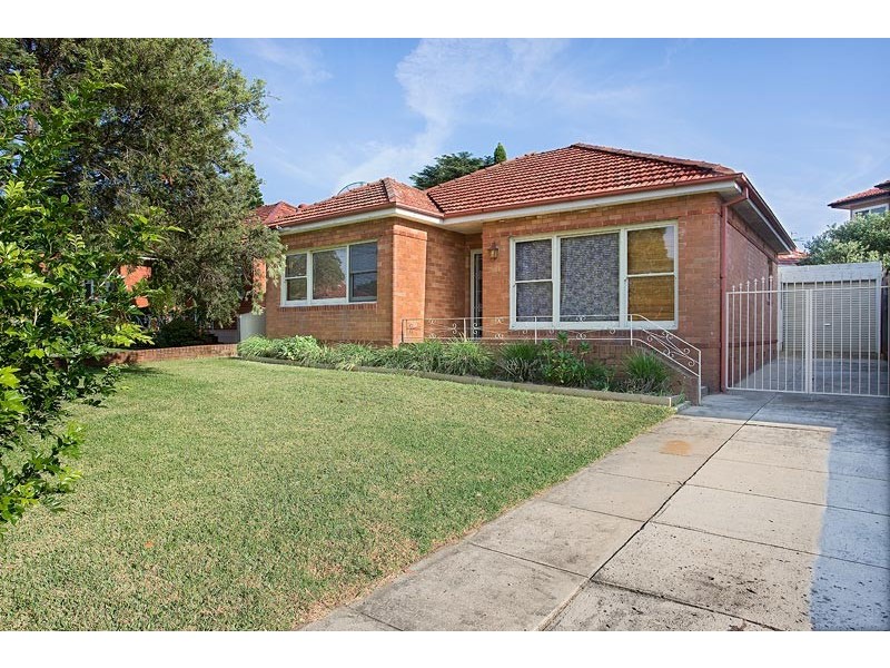24 Noble Street, Rodd Point NSW 2046