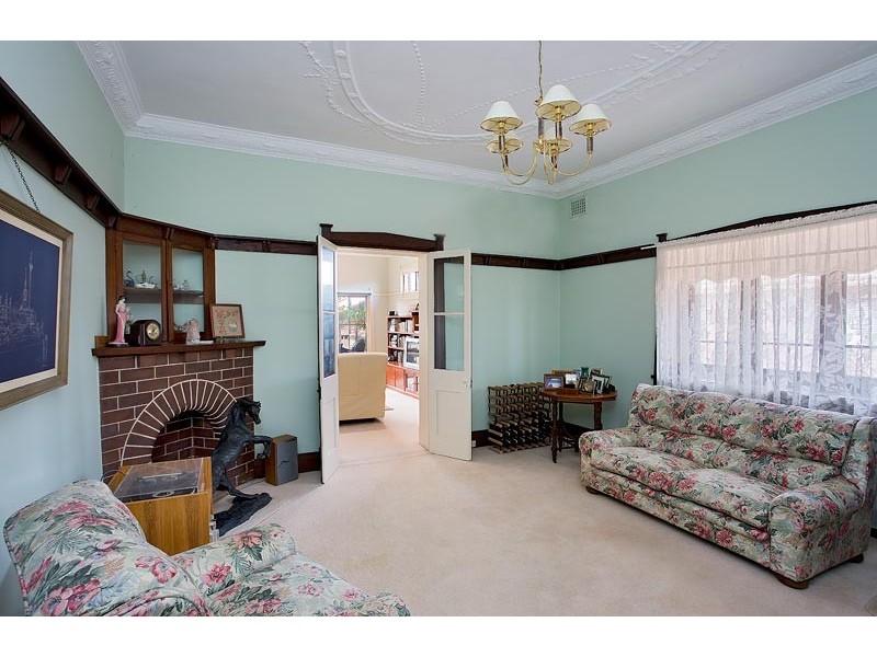 62 Russell Street, Russell Lea NSW 2046