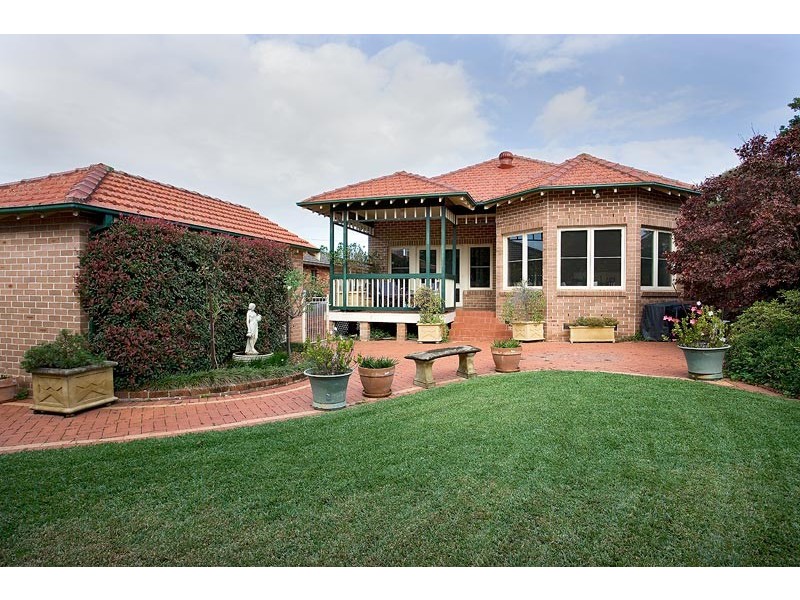 62 Russell Street, Russell Lea NSW 2046