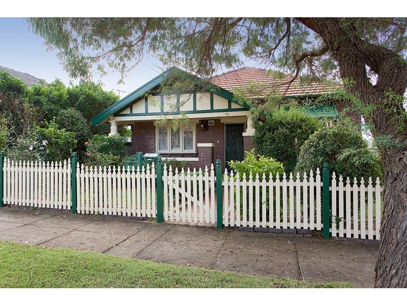 62 Russell Street, Russell Lea NSW 2046