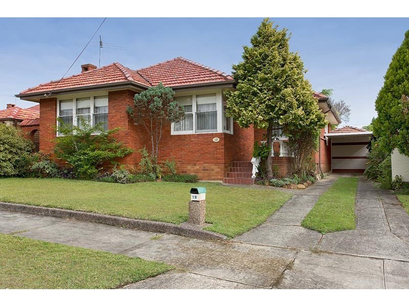 19 Princess Avenue, Rodd Point NSW 2046