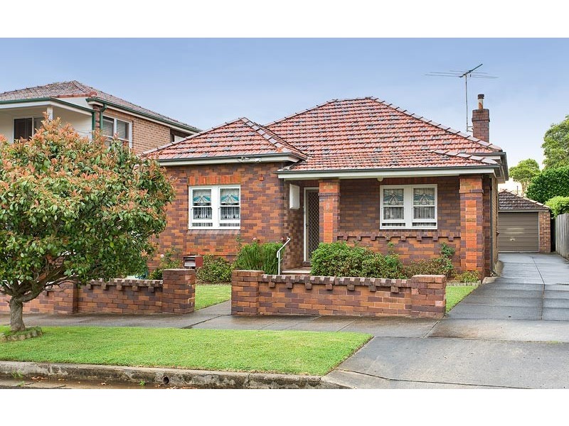 9 Duke Avenue, Rodd Point NSW 2046
