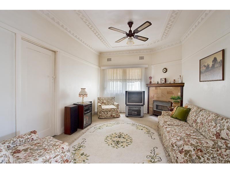 9 Duke Avenue, Rodd Point NSW 2046
