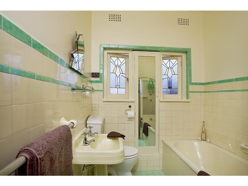 2 Princess Avenue, Rodd Point NSW 2046