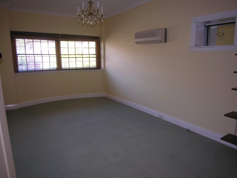 9 Dalmeny Avenue, Russell Lea NSW 2046