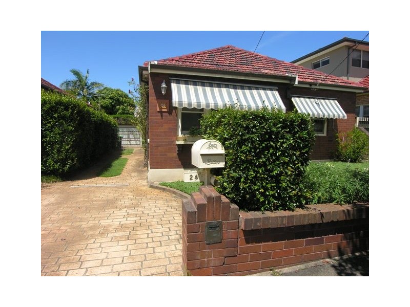 24 Duke Avenue, Rodd Point NSW 2046