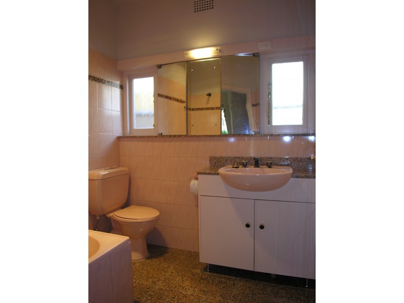 24 Duke Avenue, Rodd Point NSW 2046