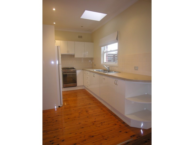 32 Duchess Avenue, Rodd Point NSW 2046