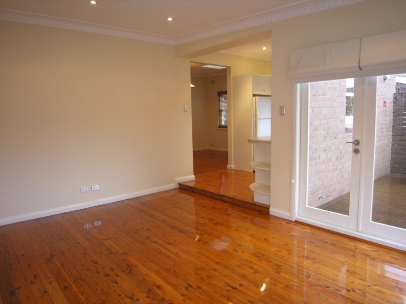 32 Duchess Avenue, Rodd Point NSW 2046