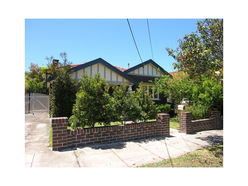 18 Duke Avenue, Rodd Point NSW 2046