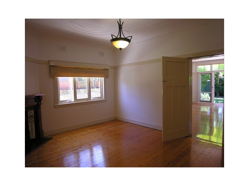 18 Duke Avenue, Rodd Point NSW 2046
