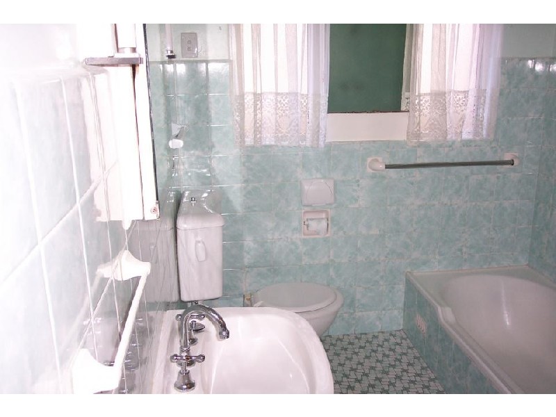 38 First Avenue, Rodd Point NSW 2046