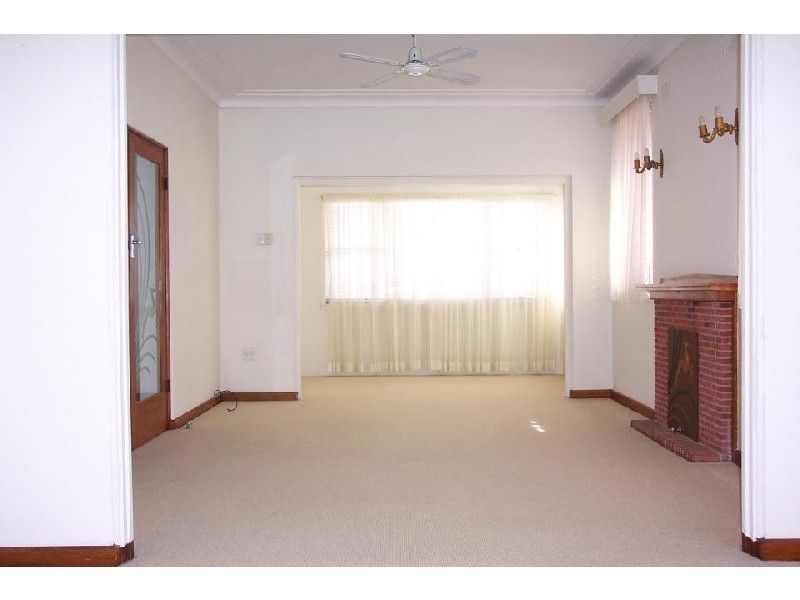 38 First Avenue, Rodd Point NSW 2046