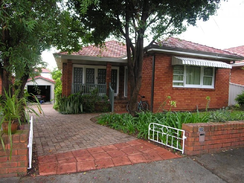 19 Atkins Ave, Russell Lea NSW 2046