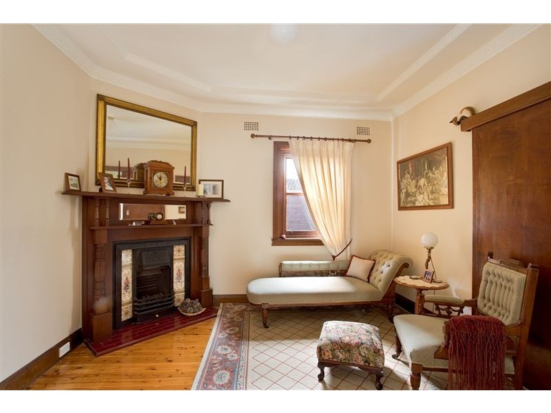 40 Arthur St, Rodd Point NSW 2046