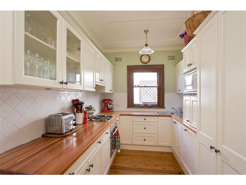 40 Arthur St, Rodd Point NSW 2046